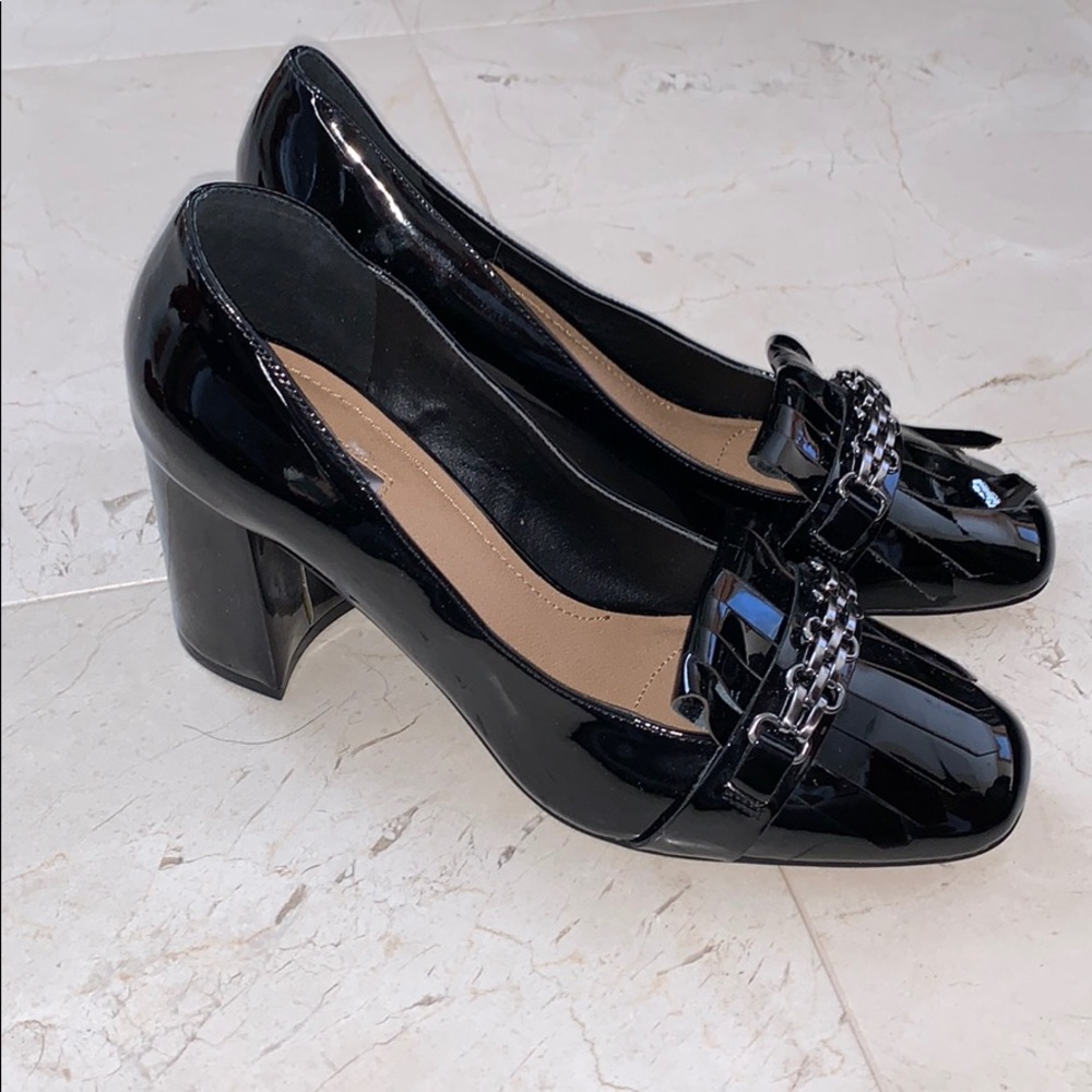 Tahari Zetta Heels